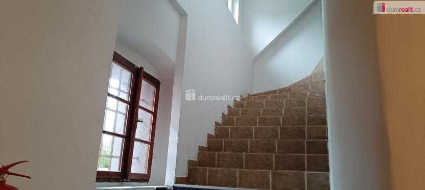 Prodej atypického bytu, Doksy, Komenského, 160 m2