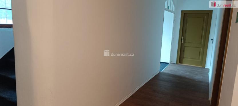 Prodej atypického bytu, Doksy, Komenského, 160 m2