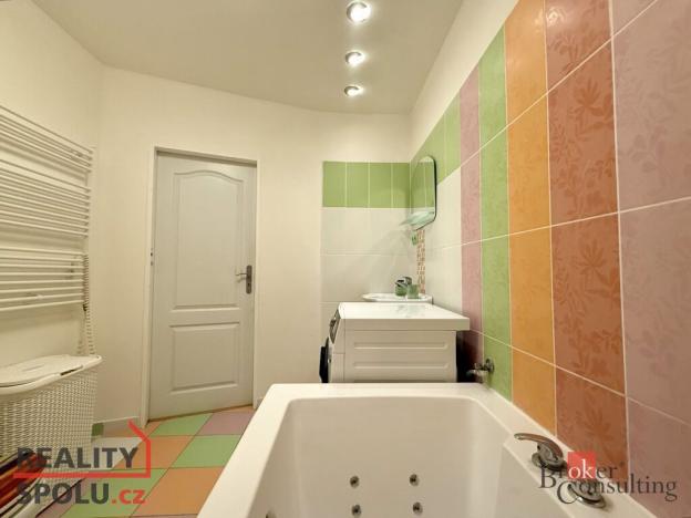 Pronájem bytu 2+kk, Karlovy Vary, I. P. Pavlova, 50 m2