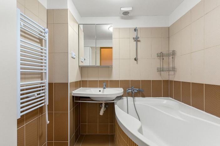 Prodej bytu 3+1, Praha - Řepy, Nevanova, 70 m2