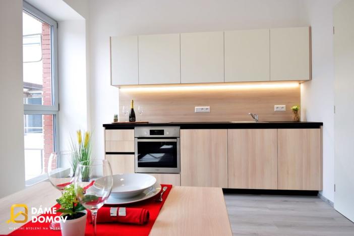 Pronájem bytu 1+kk, Zlín, Lorencova, 34 m2