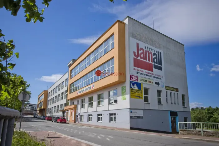 Pronájem kanceláře, Pelhřimov, Křemešnická, 1000 m2