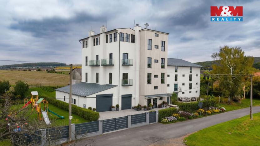 Prodej zemědělského objektu, Křešice - Sedlec, 2000 m2