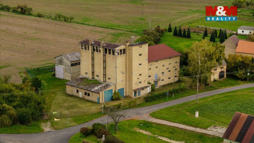 Prodej zemědělského objektu, Křešice - Sedlec, 2000 m2