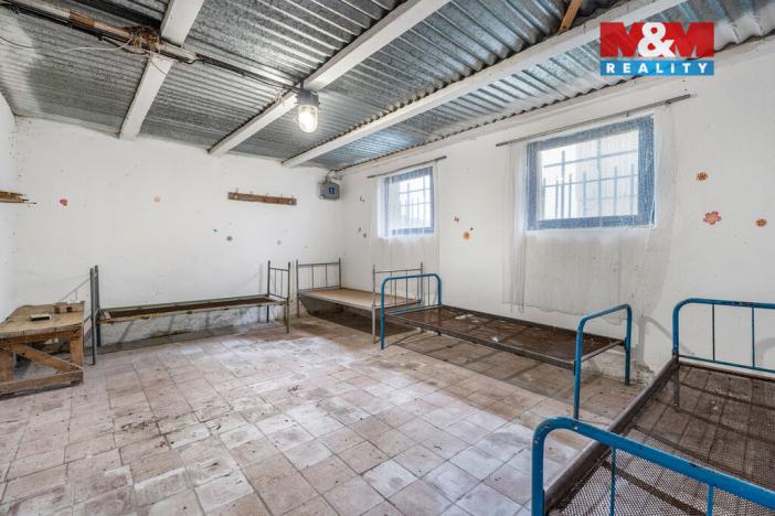 Prodej zemědělského objektu, Křešice - Sedlec, 2000 m2