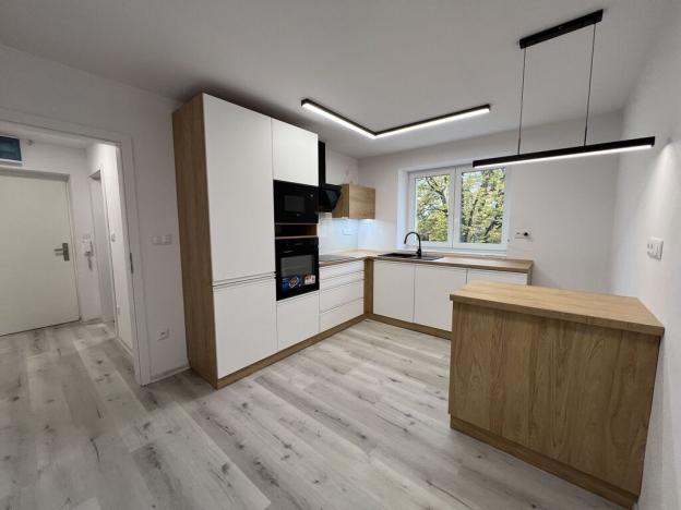 Pronájem bytu 2+1, Vsetín, U Hřiště, 56 m2