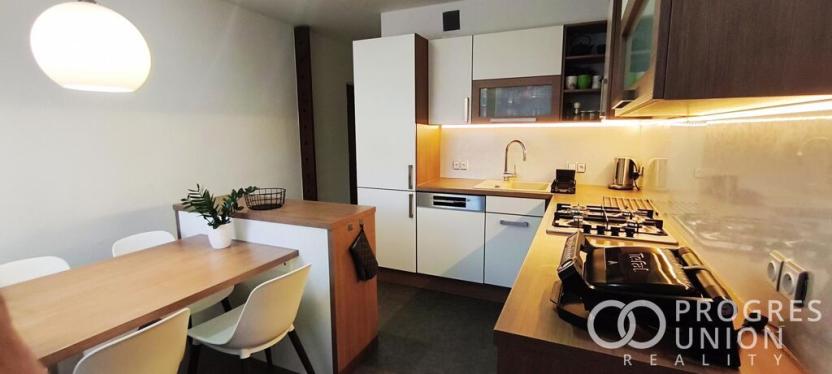 Prodej bytu 2+1, Valašské Meziříčí - Krásno nad Bečvou, Zašovská, 57 m2