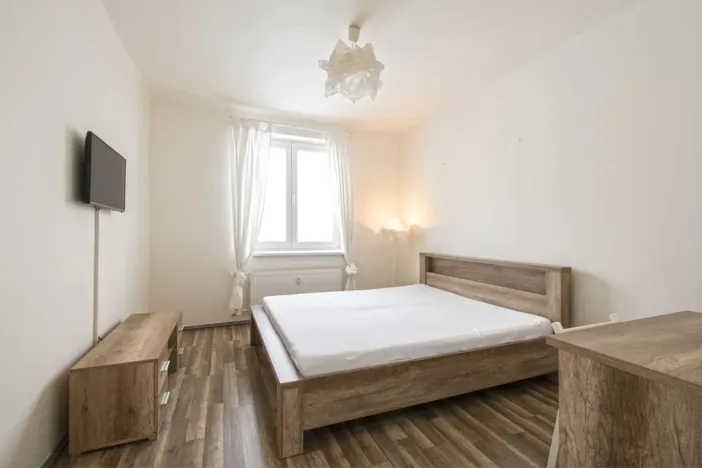 Pronájem bytu 1+1, Praha - Vokovice, Kladenská, 36 m2