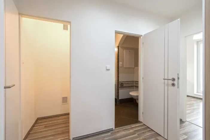 Pronájem bytu 1+1, Praha - Vokovice, Kladenská, 36 m2