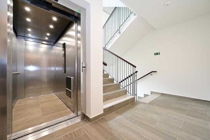 Pronájem garážového stání, Praha - Třebonice, K metru, 10 m2