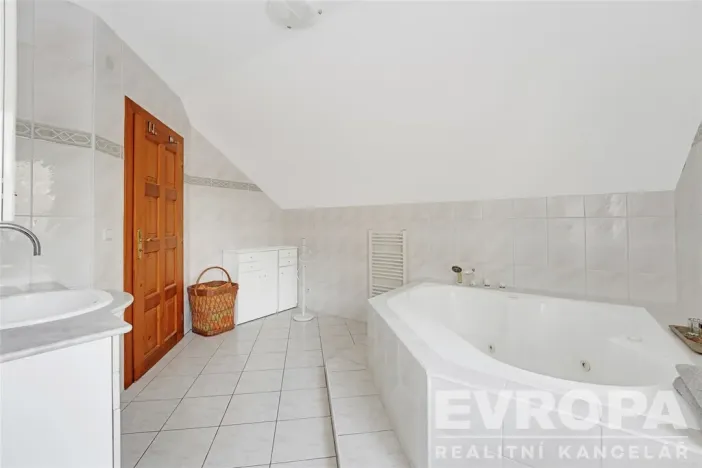 Prodej rodinného domu, Nymburk, Pístecká, 350 m2