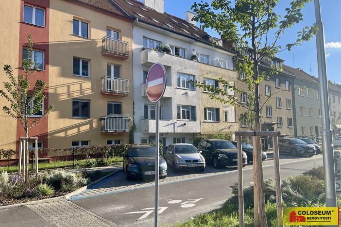 Pronájem bytu 1+kk, Brno, Krkoškova, 42 m2