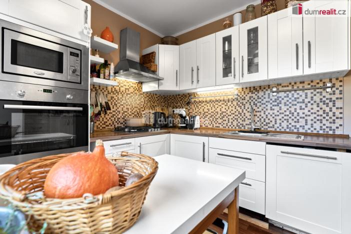 Prodej bytu 3+1, Ostrov, Lidická, 75 m2