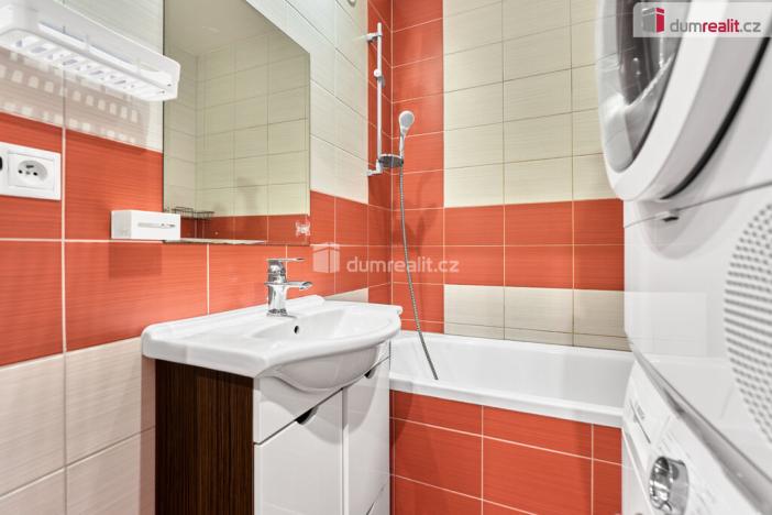 Prodej bytu 3+1, Ostrov, Lidická, 75 m2