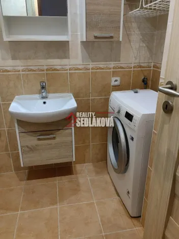 Pronájem bytu 2+1, Děčín - Děčín IV-Podmokly, Divišova, 57 m2