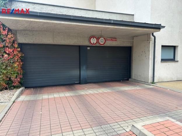 Pronájem garáže, Praha - Vysočany, Pod Harfou, 20 m2