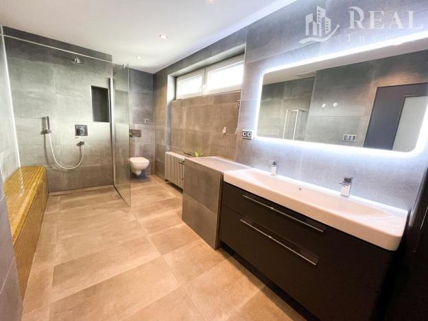 Prodej rodinného domu, Račiněves, 280 m2