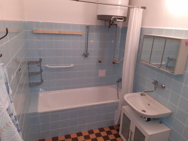 Pronájem bytu 1+1, Stará Paka, Tovární, 38 m2