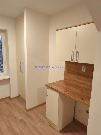 Pronájem bytu 3+kk, Hradec Králové, S. K. Neumanna, 82 m2