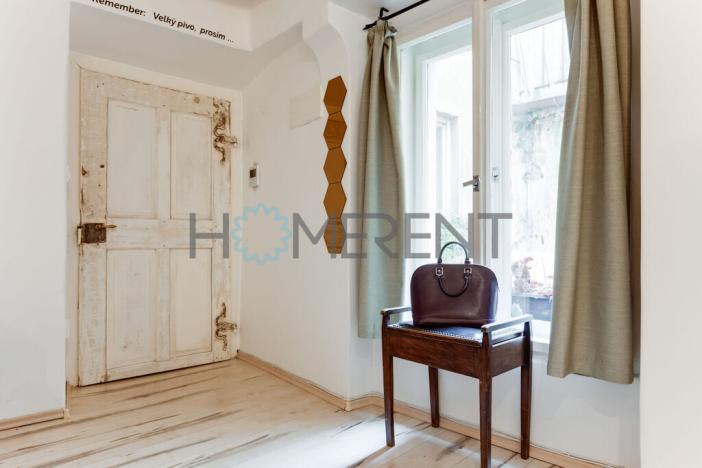 Pronájem bytu 1+1, Praha - Malá Strana, Malostranské náměstí, 31 m2