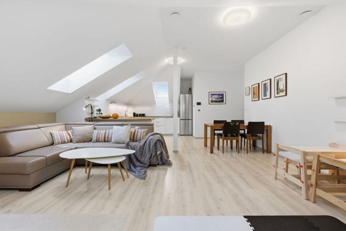 Prodej bytu 4+kk, Křížkový Újezdec - Čenětice, 158 m2