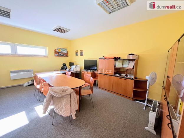 Pronájem obchodního prostoru, Uherské Hradiště - Mařatice, Jaktáře, 342 m2