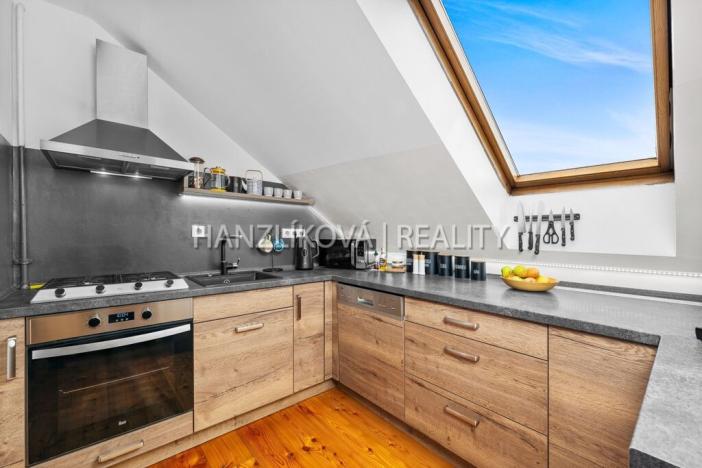 Prodej bytu 2+1, České Budějovice, Rudolfovská tř., 67 m2