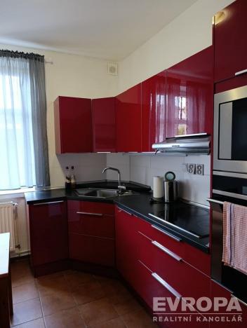 Prodej bytu 2+1, Nový Bor, Palackého náměstí, 66 m2