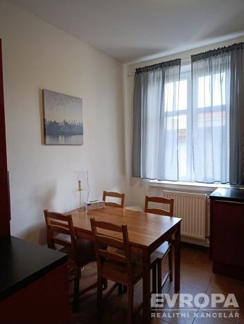 Prodej bytu 2+1, Nový Bor, Palackého náměstí, 66 m2