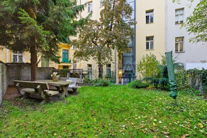 Prodej bytu 2+kk, Praha - Nusle, náměstí Generála Kutlvašra, 46 m2