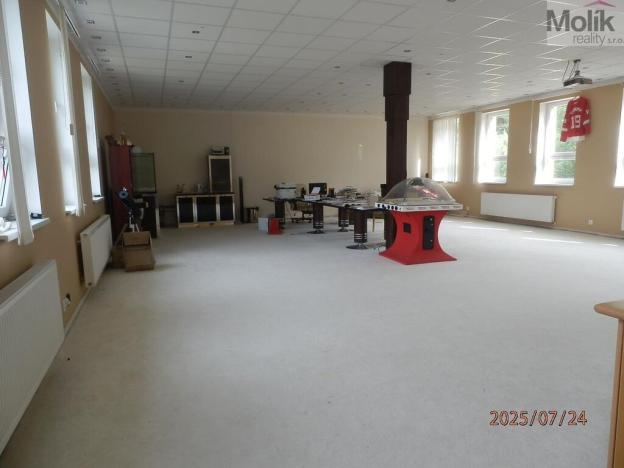 Prodej komerční nemovitosti, Vysoká Pec, 1300 m2