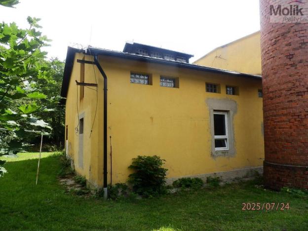 Prodej komerční nemovitosti, Vysoká Pec, 1300 m2