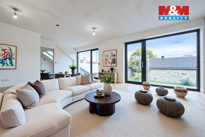 Prodej bytu 4+kk, Praha - Holyně, náměstí Pod lípou, 128 m2