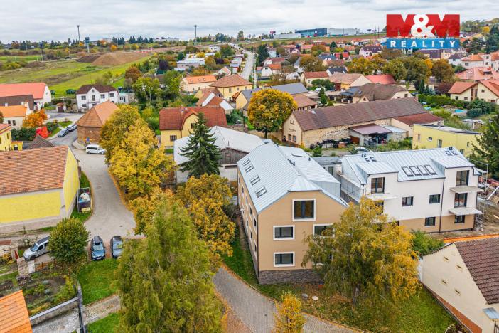 Prodej bytu 4+kk, Praha - Holyně, náměstí Pod lípou, 128 m2