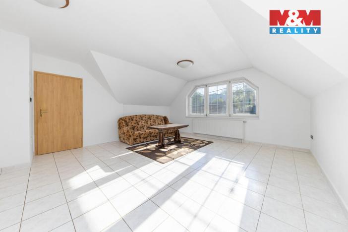 Prodej rodinného domu, Hradčany, Luční, 377 m2