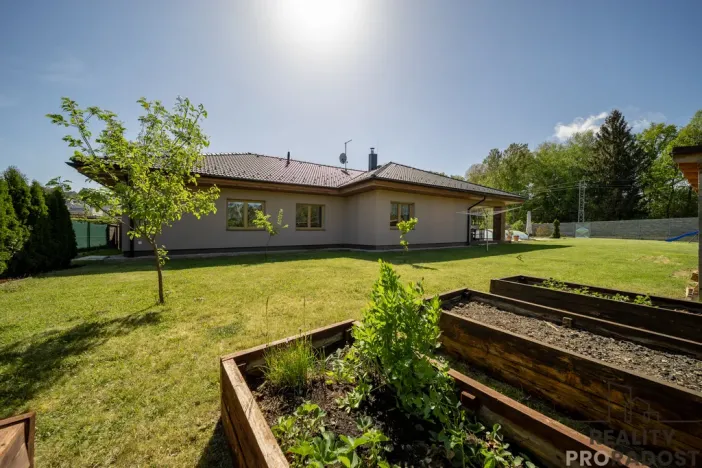 Prodej rodinného domu, Srubec, Slunečná, 230 m2