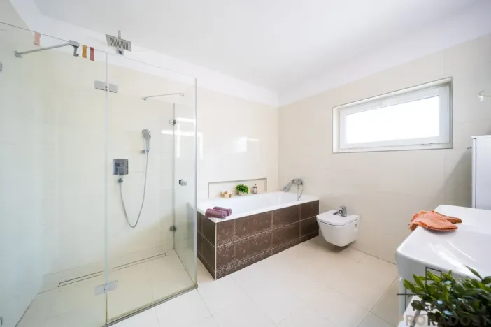 Prodej rodinného domu, Srubec, Slunečná, 230 m2