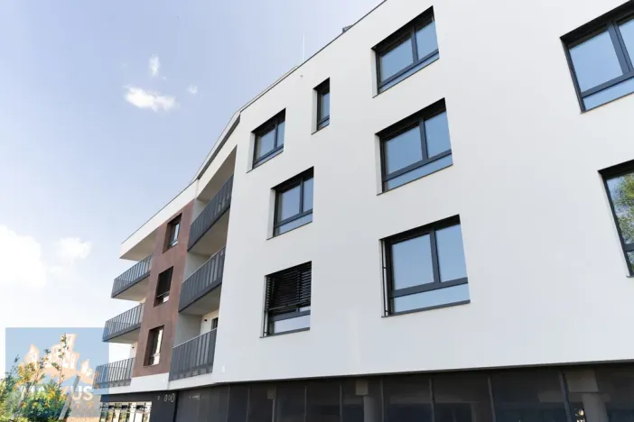 Pronájem bytu 1+kk, Praha - Horní Měcholupy, Milánská, 31 m2