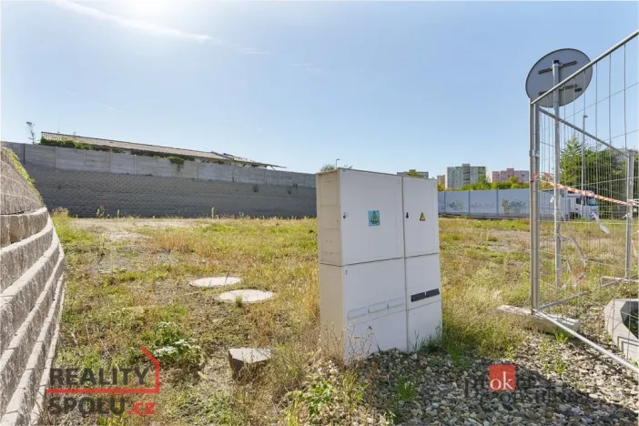 Pronájem komerčního pozemku, Mělník, 1708 m2