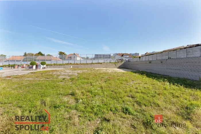 Pronájem komerčního pozemku, Mělník, 1708 m2