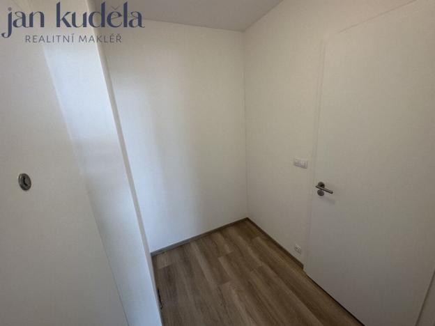 Pronájem bytu 1+kk, Brno, Placzkova, 27 m2