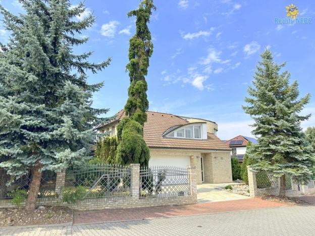 Pronájem vily, Praha - Benice, U zahrádek, 427 m2