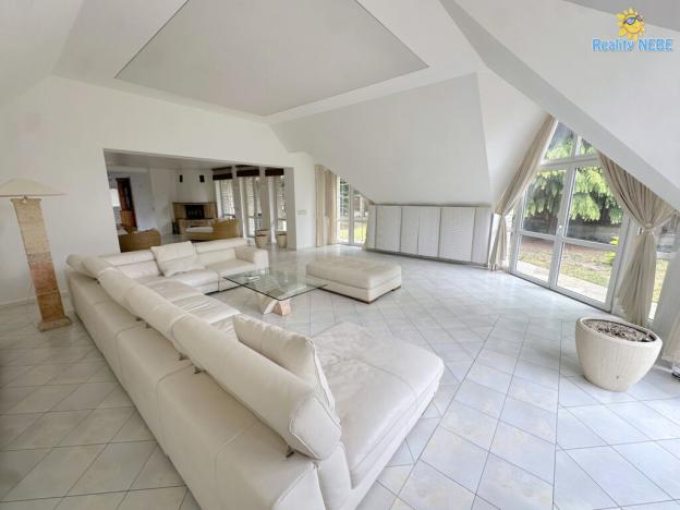 Pronájem vily, Praha - Benice, U zahrádek, 427 m2