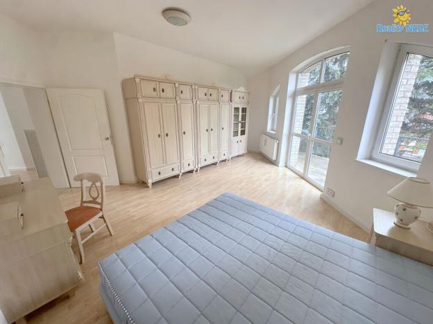 Pronájem vily, Praha - Benice, U zahrádek, 427 m2