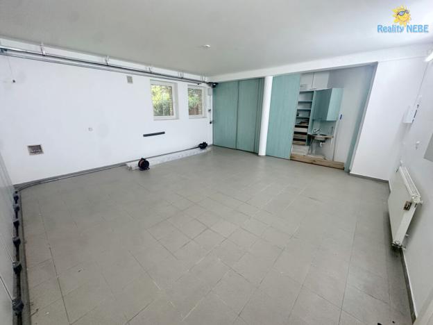 Pronájem vily, Praha - Benice, U zahrádek, 427 m2