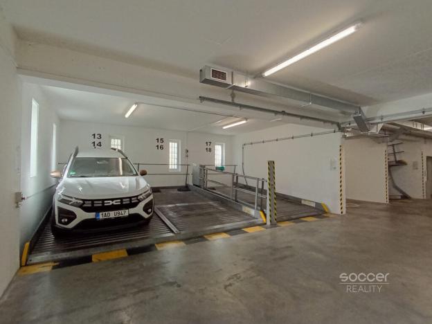 Prodej garážového stání, Praha - Hostivař, Přeštická, 13 m2