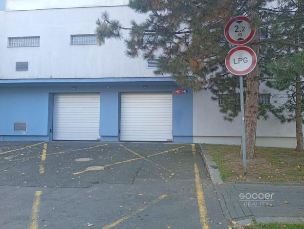 Prodej garážového stání, Praha - Hostivař, Přeštická, 13 m2
