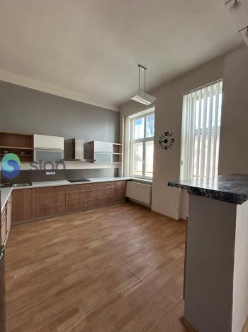 Pronájem bytu 2+1, Opava - Předměstí, Krnovská, 66 m2