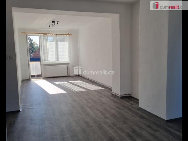 Pronájem bytu 2+1, Rumburk - Rumburk 1, Náměstí Dobrovského, 67 m2
