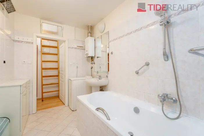 Prodej bytu 3+1, Praha, Senovážné náměstí, 95 m2